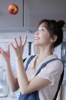 每日话题!把腿再张大点就可以吃到扇贝了